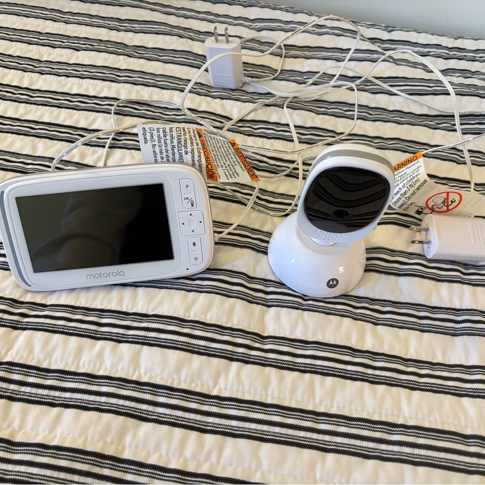 Motorola White Baby Monitor with Camera